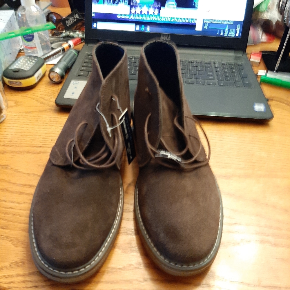Man's shoes